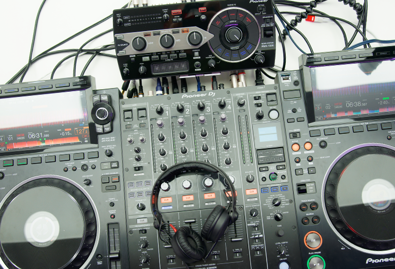 DJ School Noord Pioneer Pro DJ